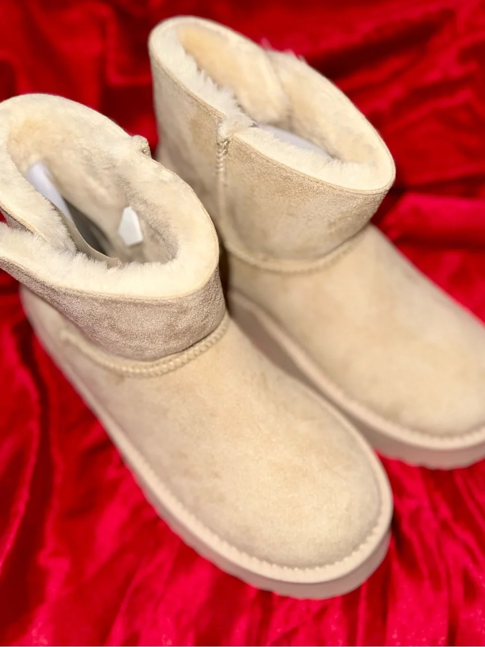 Women's Short Shearling-Lined Suede Winter Boots in Light Beige